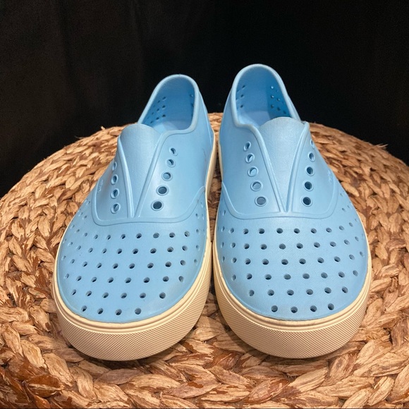 Native powder baby blue slip on - Picture 2 of 7